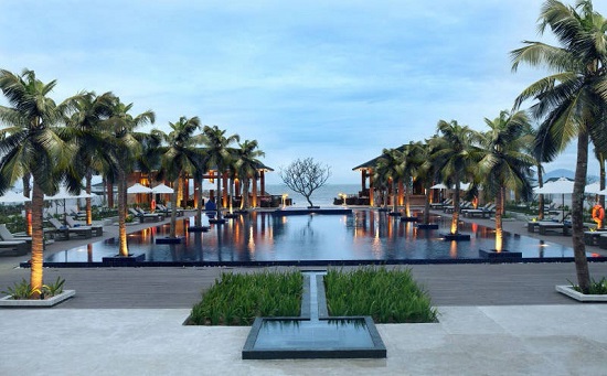 “Vương quốc hang động” Quảng Bình đang là tâm điểm của giới đầu tư bất động sản cả nước trong những ngày qua. Sức hút mạnh mẽ này bắt nguồn từ dự án khách sạn Best Western Premier Quang Binh thuộc quần thể nghỉ dưỡng 5 sao FLC Quảng Bình.