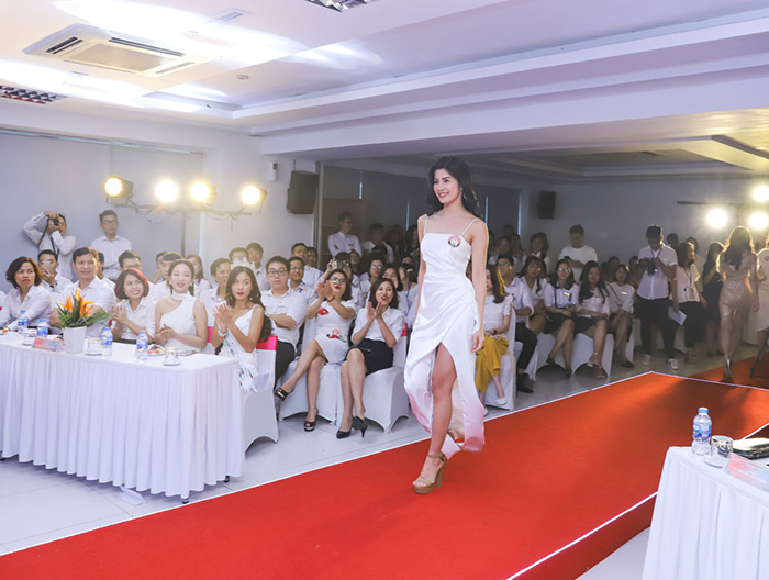 Tân hoa hậu Miss Bikini CenGroup 2019: Nóng bỏng - Thông minh - Tài năng