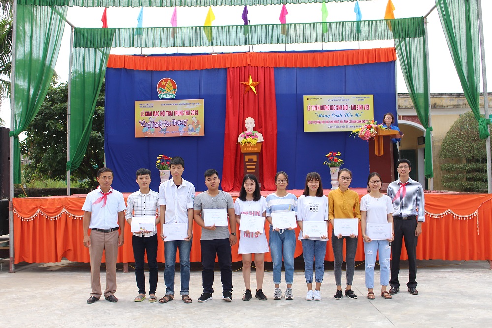 Nghemoigioi.vn trao học bổng Nâng cánh ước mơ cho học sinh Thái Bình Nghemoigioi.vn trao học bổng Nâng cánh ước mơ cho học sinh Thái Bình