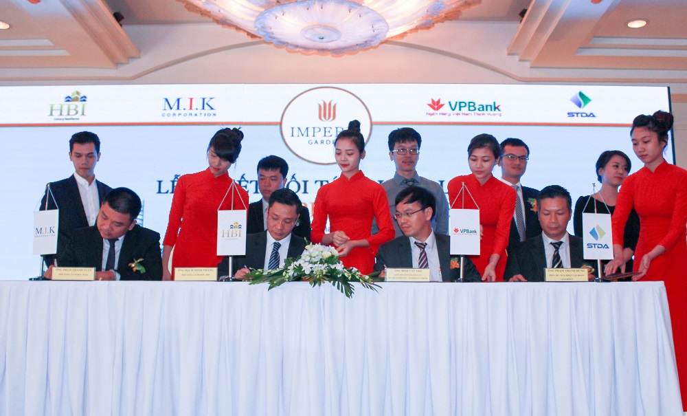 hbi-ra-mat-khu-phuc-hop-co-vuon-khep-kin-1