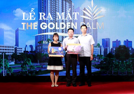 the-golden-palm-hut-khach-ngay-dau-ra-mat-1