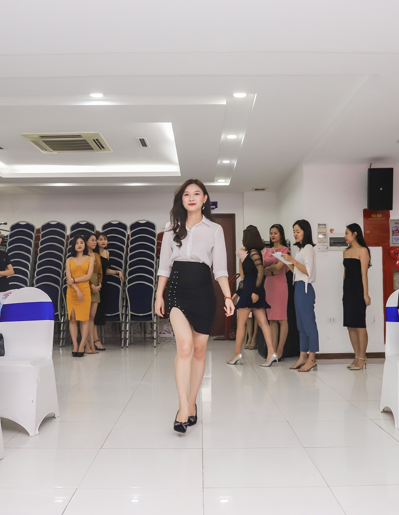 Thí sinh tự tin dự thi Miss Bikini - Cengroup