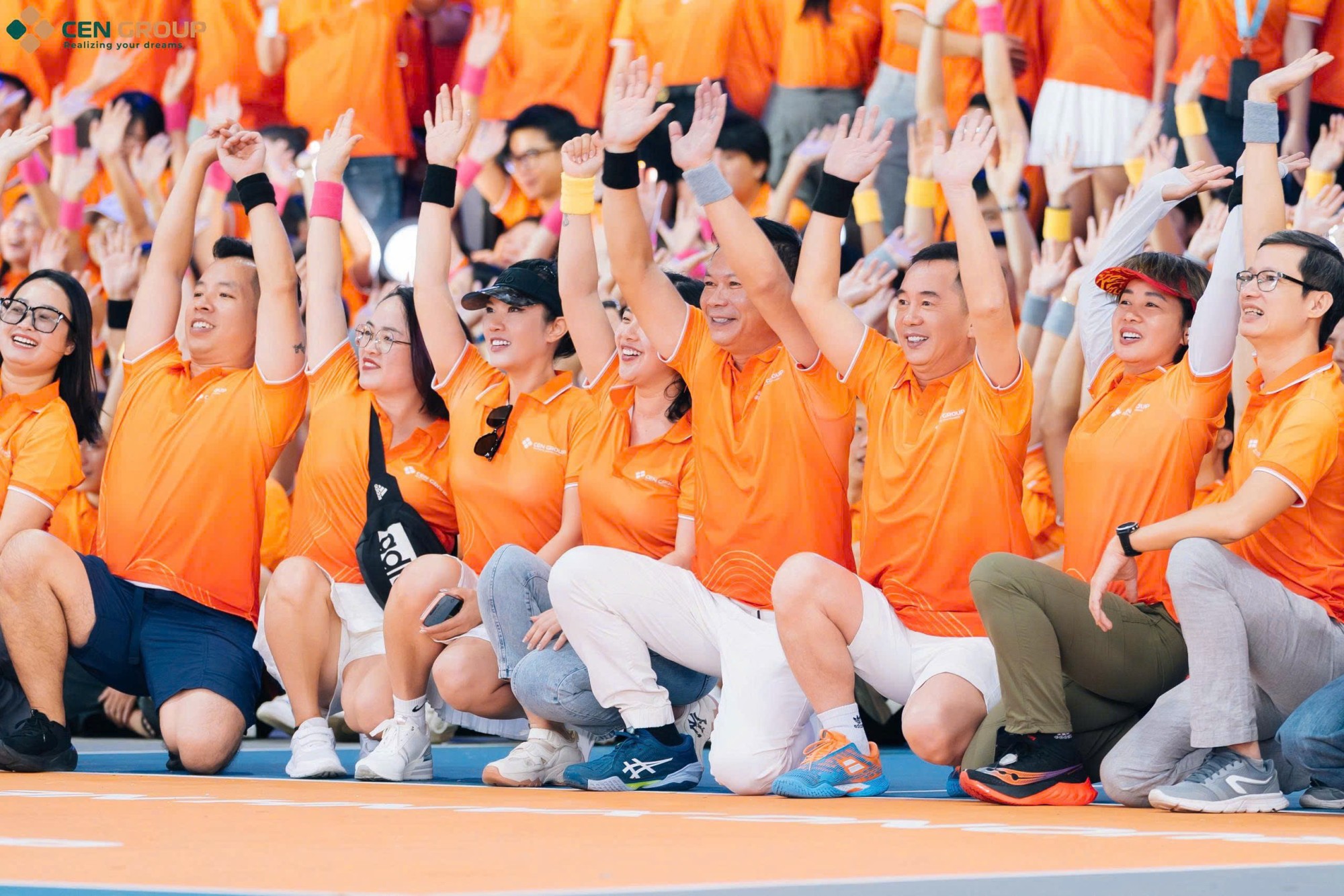 RỰC LỬA TEAM BUILDING – CEN GROUP 23 MOVING FORWARD